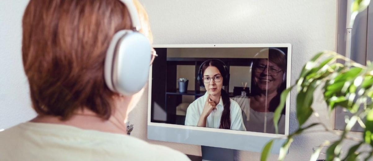 Le corps parle avant la voix: ce que les débutants découvrent en s'enregistrant